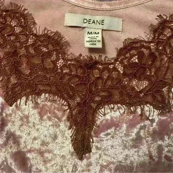 M Pink velvet with lace Deane camo fall, concert, boho - Picture 2 of 3